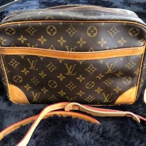 Louis Vuitton Trocadero 30 Monogram Crossbody Bag